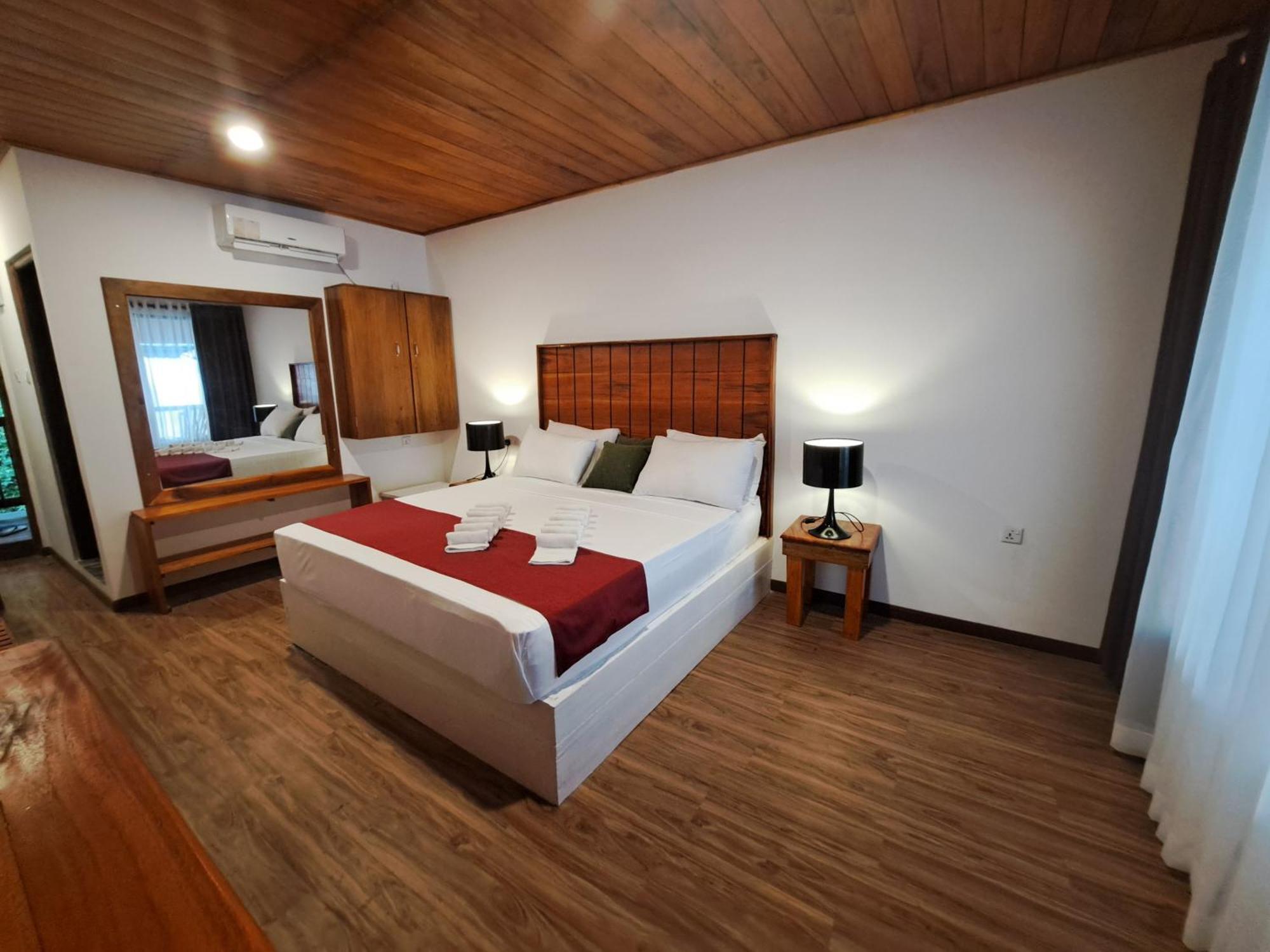 One World Mirissa Hotell Exteriör bild
