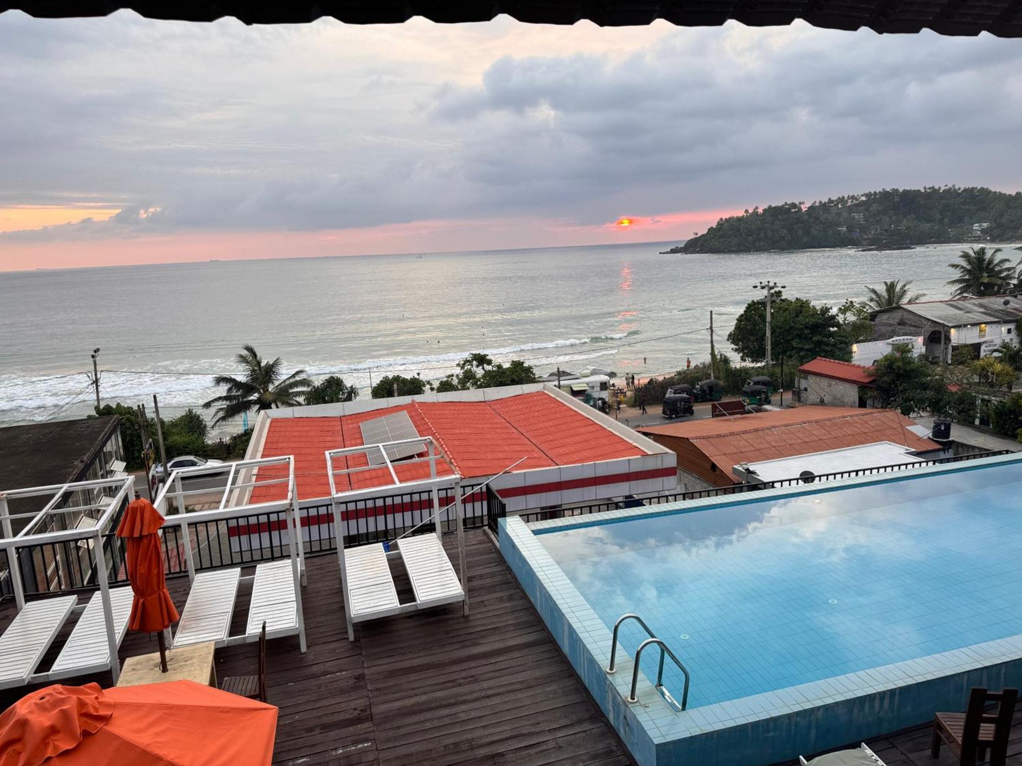 One World Mirissa Hotell Exteriör bild