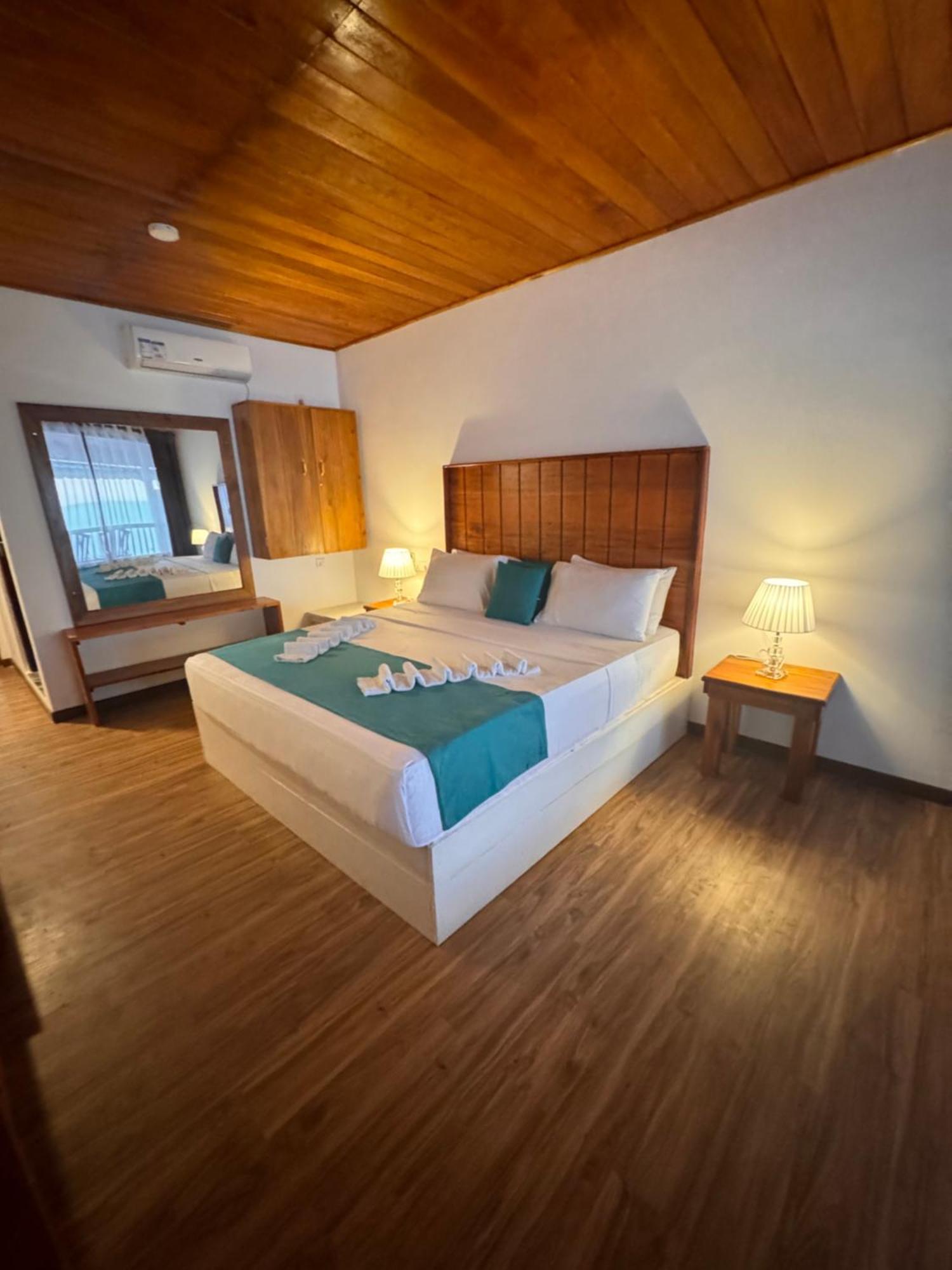 One World Mirissa Hotell Exteriör bild